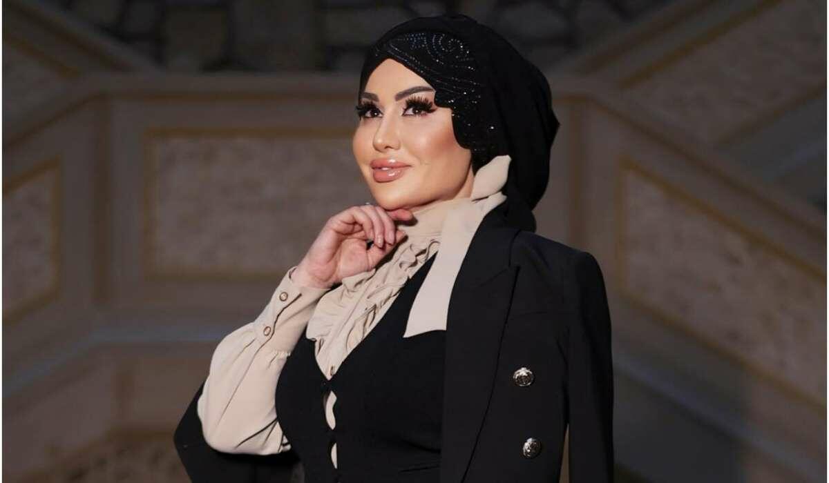 Fatimə namaza başladı - FOTO