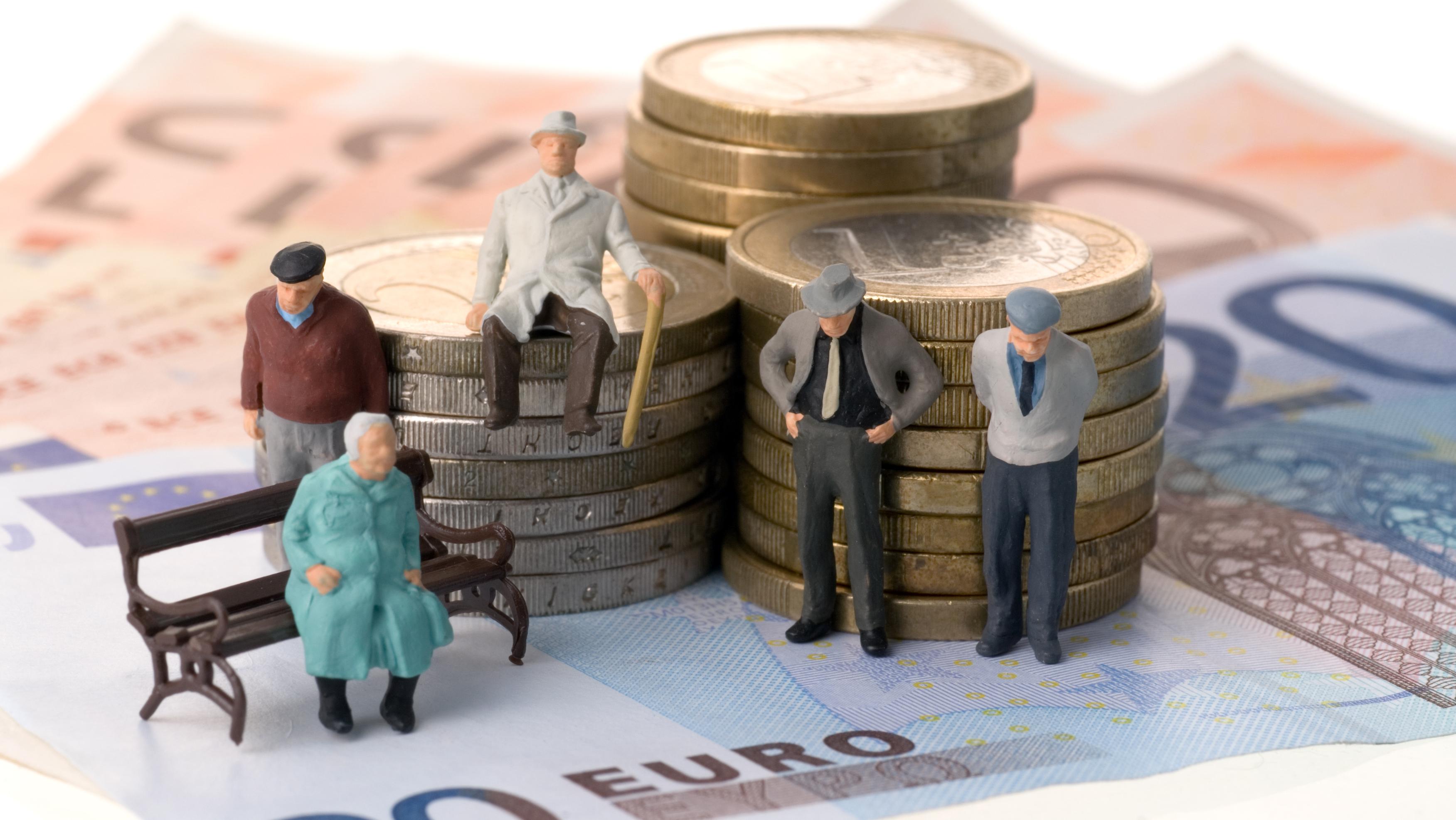 Deputatdan sərt xəbərdarlıq: Pensiya yaşına təcili dəyişiklik edilir?