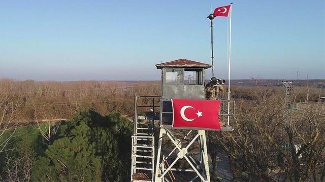 Yunanıstana qaçmaq istəyərkən tutuldular