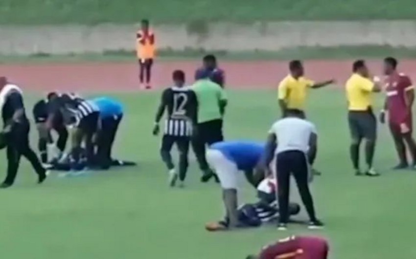 İki futbolçunu ildırım vuraraq öldürüb