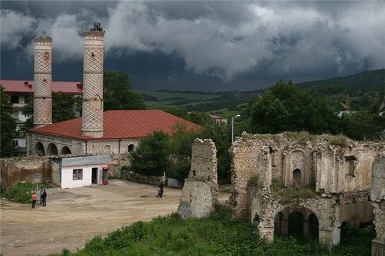 Şuşada işləmək üçün işçi axtarılır - MAAŞ 2786 MANAT
