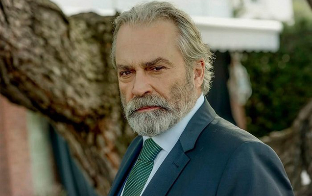 Səhnədə huşunu itirdi, xəstəxanaya yerləşdirildi