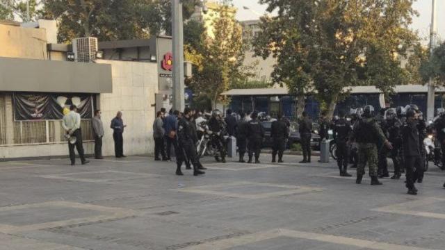 İranda kütləvi həbslər başladı