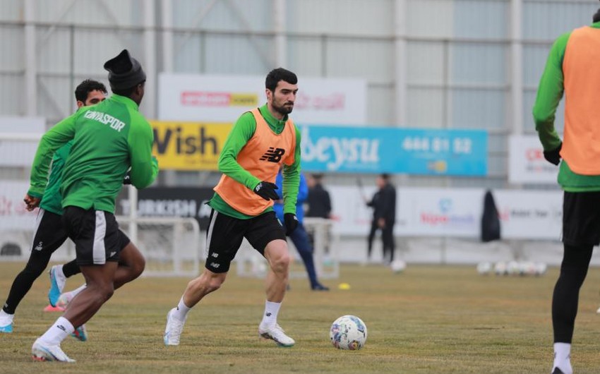 “Konyaspor” Mahir Emreliyə görə cərimə ödəyəcək