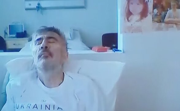 Klinika Saakaşvilinin müalicəsindən imtina edir