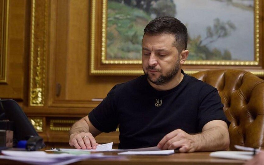 Zelenski hərbçilərlə xüsusi müşavirə keçirib