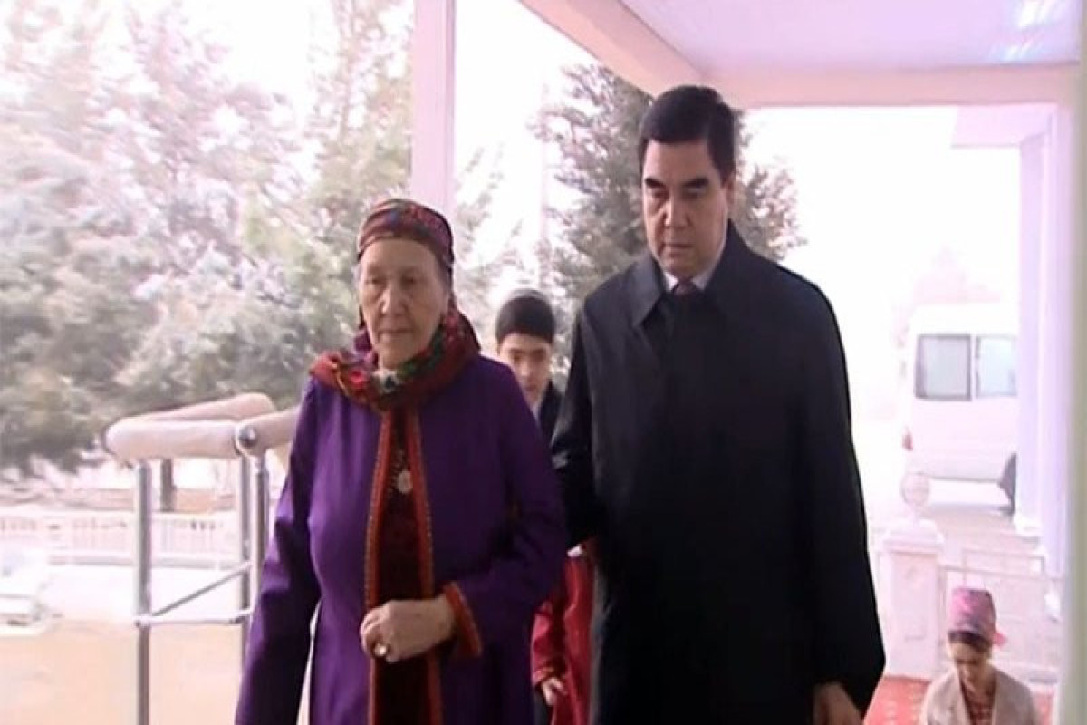 Qurbanqulu Berdiməhəmmədovun anası vəfat edib