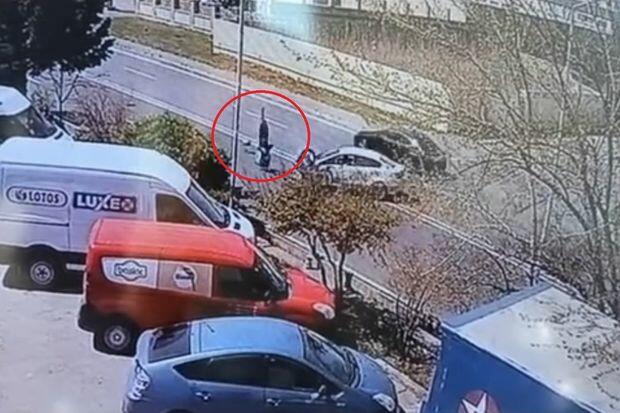 Bakıda KIA sürücüsünün ani səhvi ağır qəzaya səbəb oldu - ANBAAN VİDEO