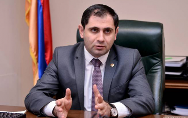 Ermənistan müdafiə naziri səfərini yarımçıq kəsdi