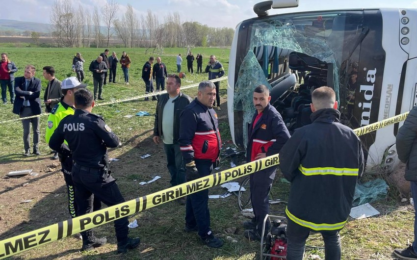 Türkiyədə ağır yol qəzası olub: 3 nəfər ölüb