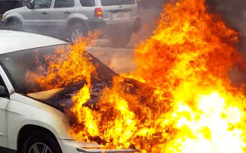 Bakıda \\\"Hyundai\\\" avtomobili yanıb