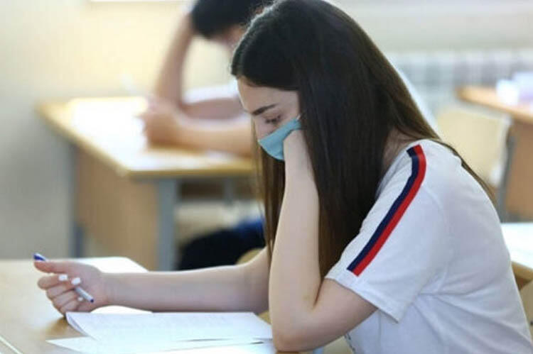 İmtahandan qovulanlardan biri aktrisanın qızı imiş - FOTO