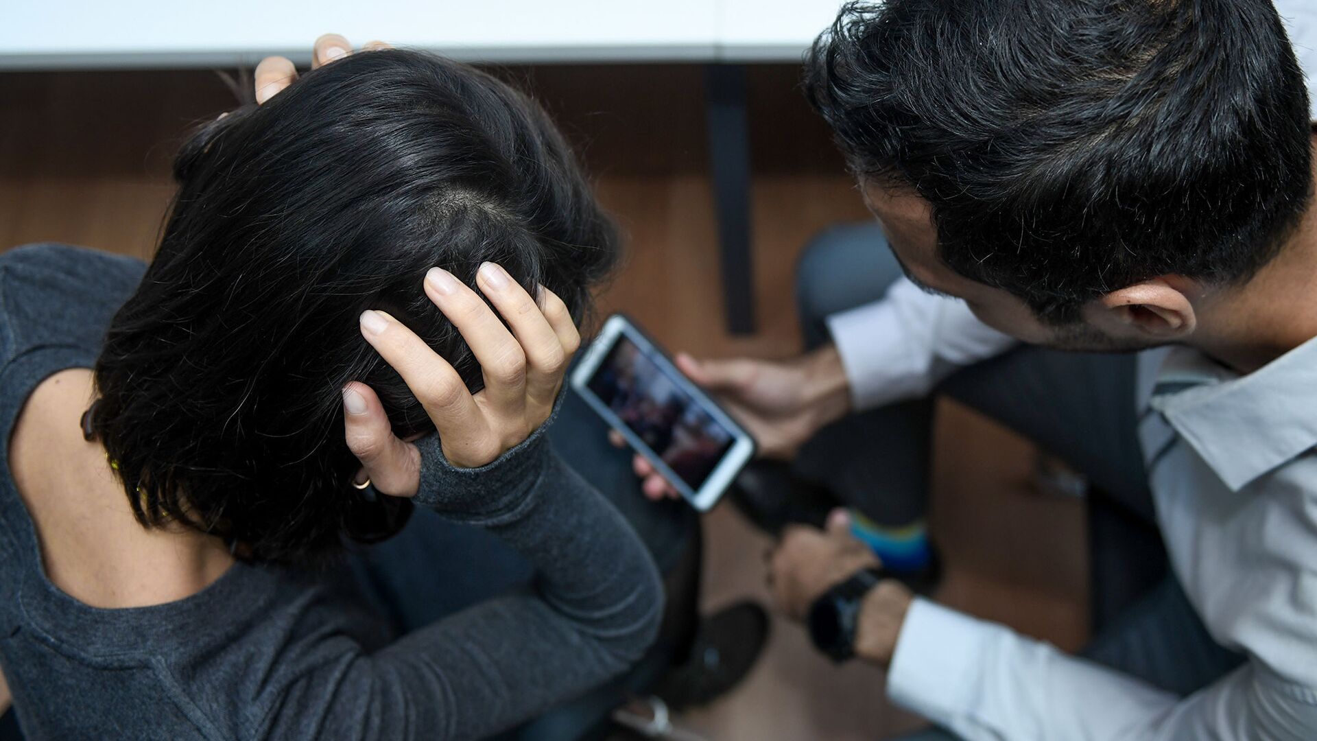Gənc oğlan kənddən qaçan arvadını tapdı, otelə apardı və sonra... – Şok təfərrüat