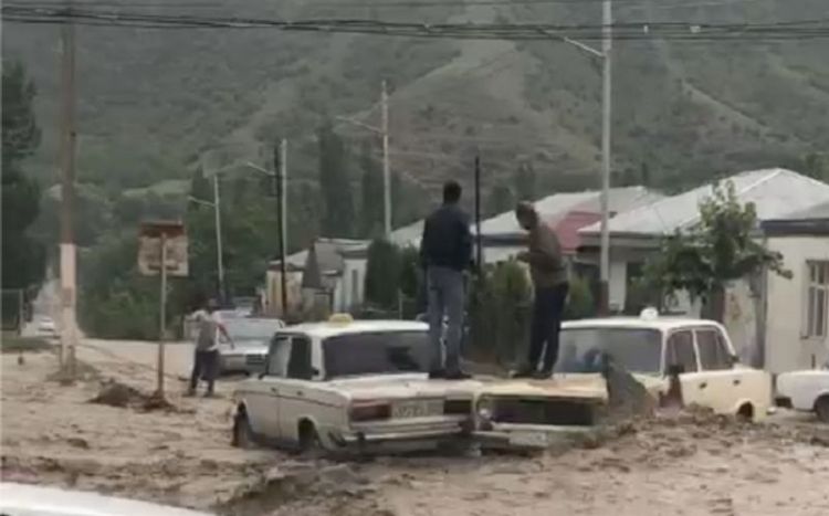 Goranboyun bəzi kəndlərinə sel gəldi