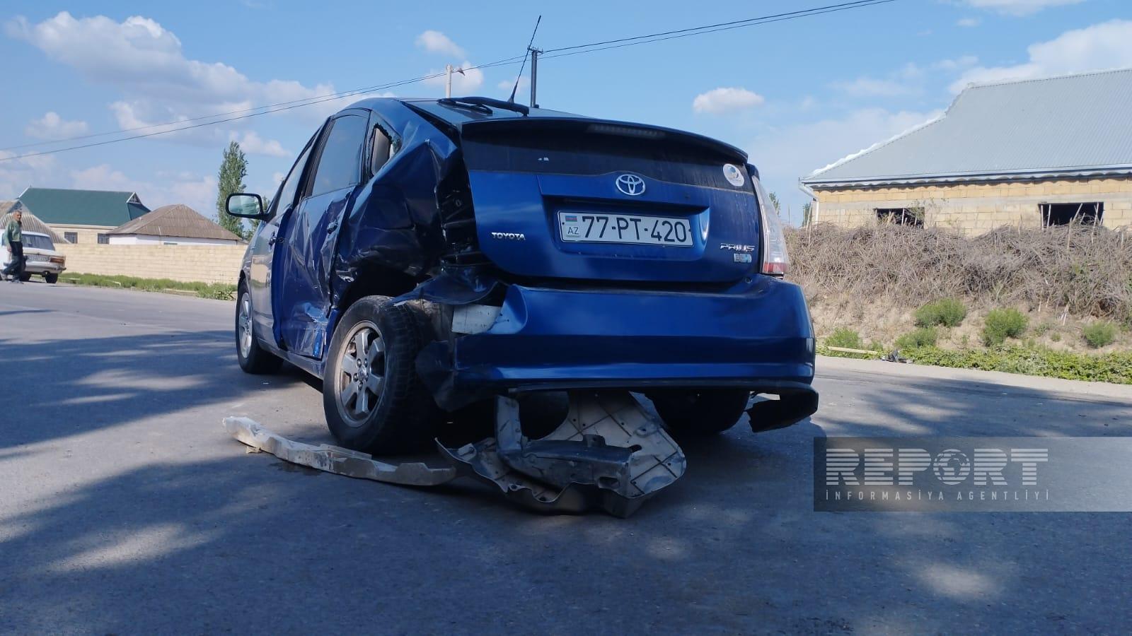 Kürdəmirdə iki avtomobil toqquşub, 3 nəfər yaralanıb