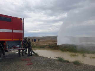 Kür-Bakı magistral su kəmərində qəza baş verib, yolu su basıb