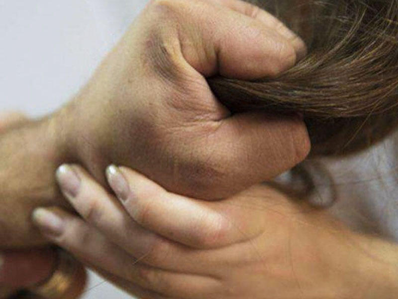 Ər arvadına bıçaqla xəsarət yetirib