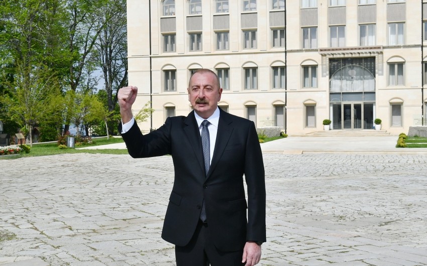 Prezident: \\\"Elə gənclər yetişdirmişik ki, dağı dağ üstə qoya bilər və bunu da etdilər\\\"