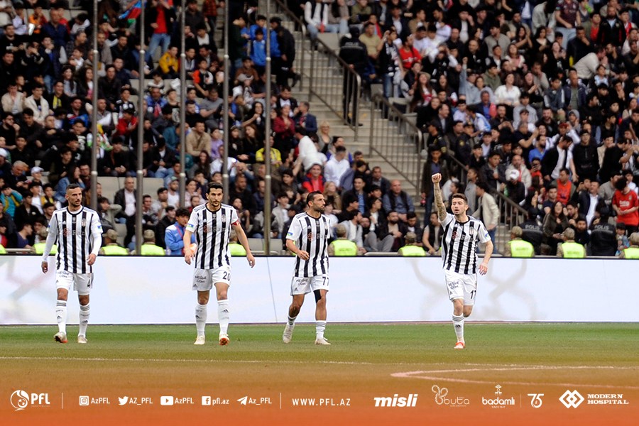 “Beşiktaş”ın futbolçusu huşunu itirdi, xəstəxanaya aparıldı