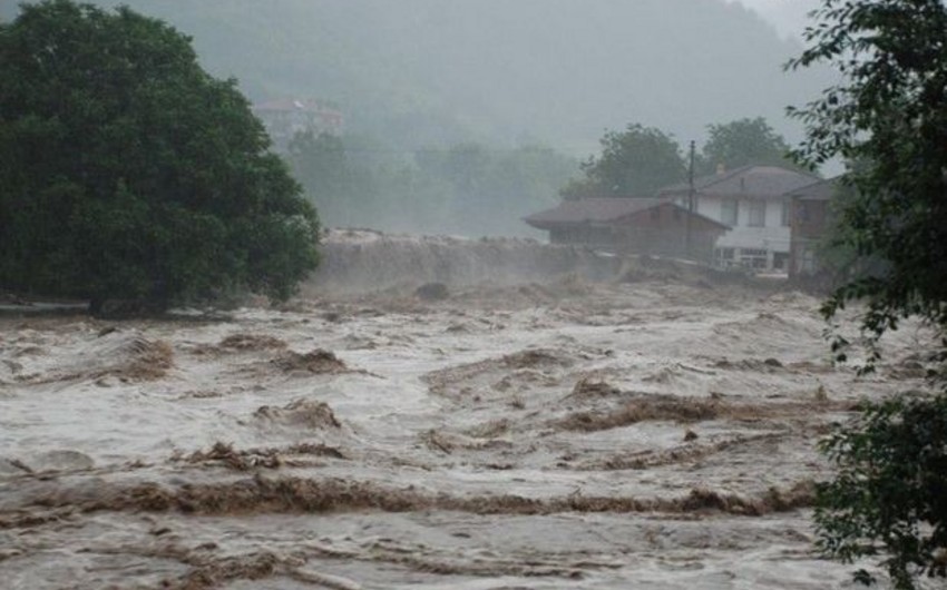 Azərbaycana sel gəldi: Ölənlər var