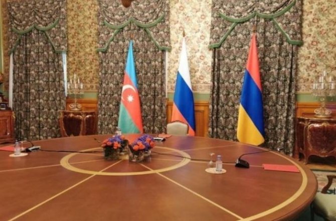 Moskvada üçtərəfli görüş başladı