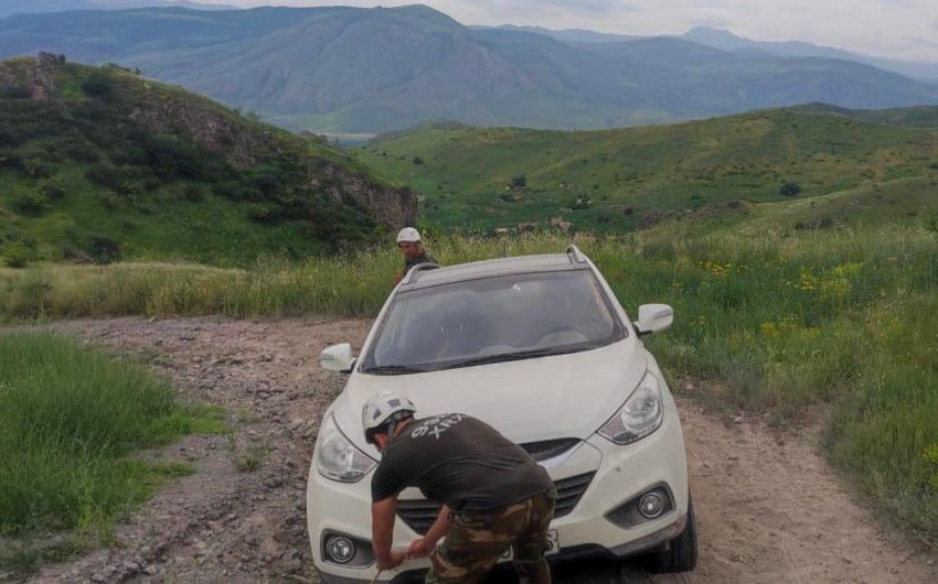 Qubadlıda batan avtomobildə qalan şəxslərə köməklik göstərilib