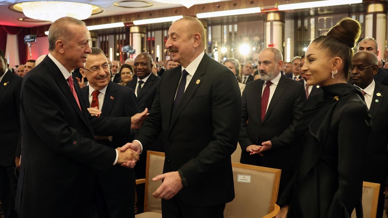 Ərdoğanın andiçməsindən maraqlı FOTOLAR