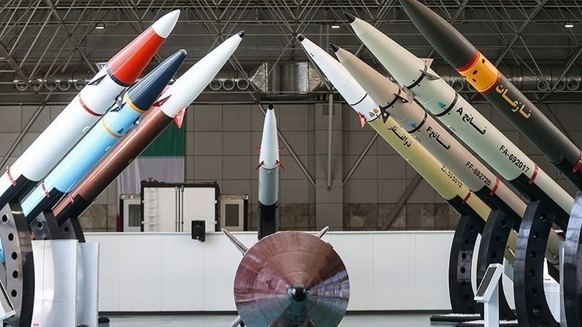 İran yeni hipersəs raketini nümayiş etdirib
