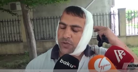 Qulağını eşşək qopardan kişi görün kimdir   —  VİDEO