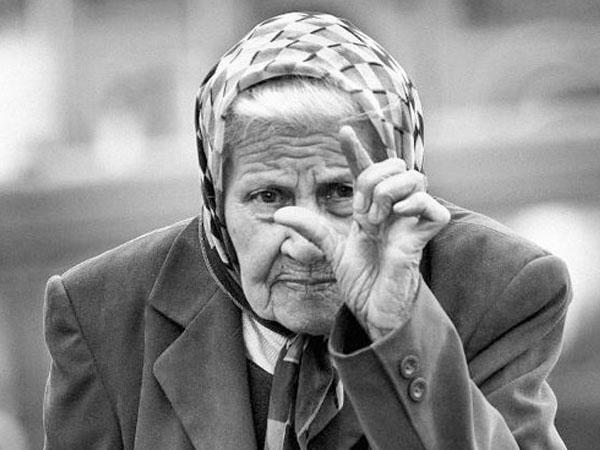 Müəllim ölən anasının pensiyasını almaq üçün görün nə etdi?