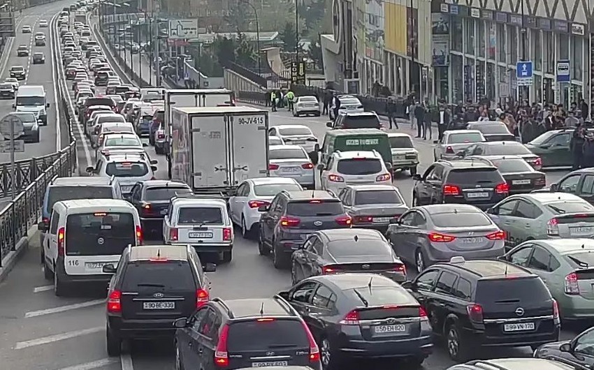 Bu yollarda tıxac var