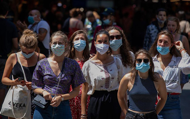 Dünyada koronavirusdan ölüm halları kəskin azalıb