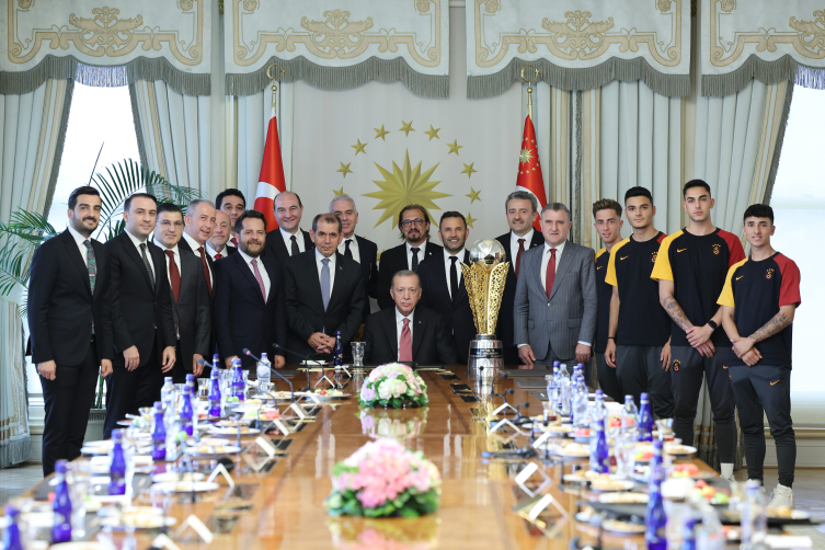 Prezident Ərdoğan “Qalatasaray”ı qəbul edib