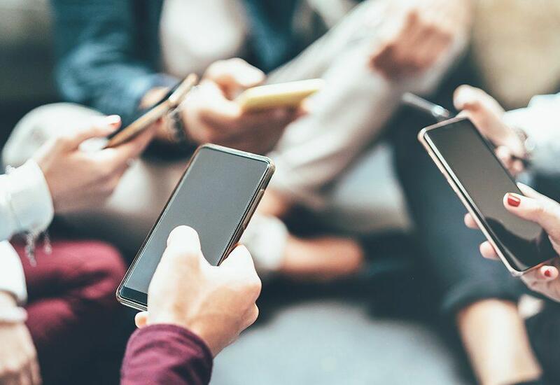 Səfər öncəsi şok tapşırıq: Telefonlar evdə qalmalıdır!