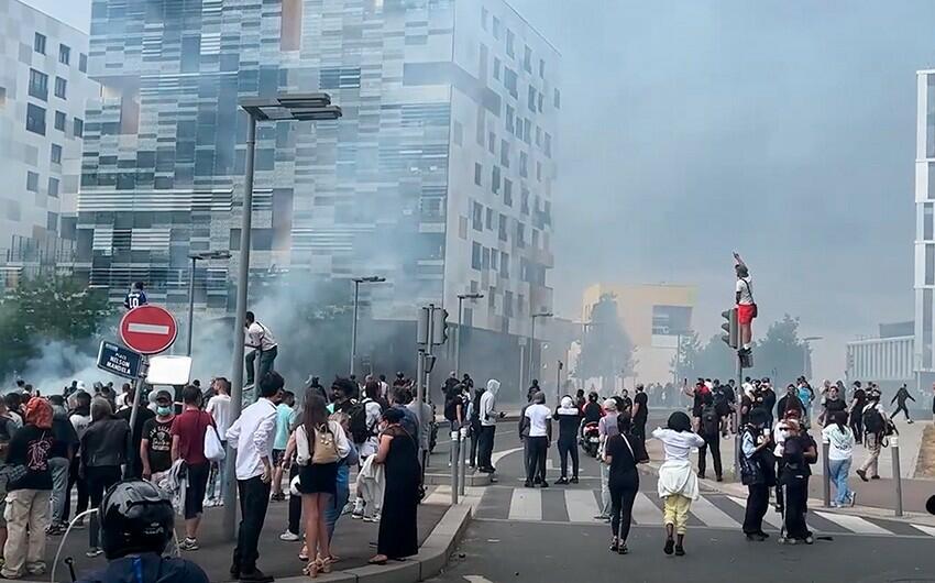 Fransada iğtişaşlar DAVAM EDİR: Polis gözyaşardıcı qazdan istifadə edib - VİDEO