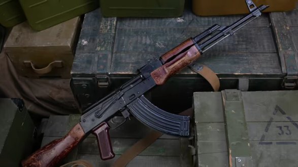 Çeçenlər silahı atıb qaçdı