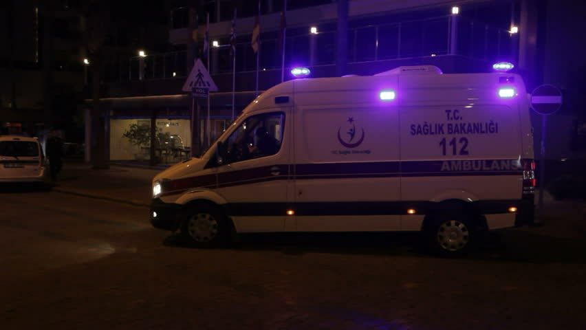 Mikroavtobus minik avtomobili ilə toqquşdu: 17 nəfər...