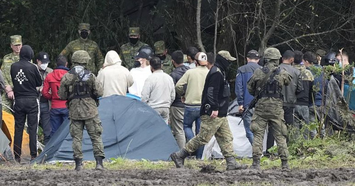 Polşa  polis əməkdaşını Belarusla sərhədə yığır
