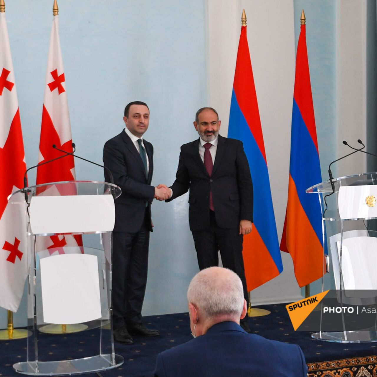 Paşinyan Gürcüstana gedir