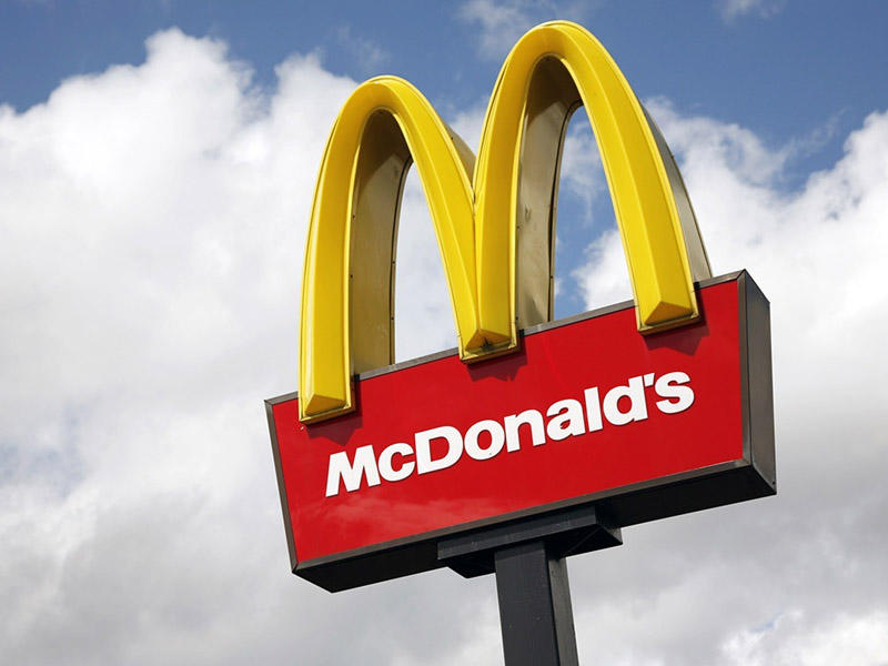 Bakıda “McDonalds”da insident - Müştəri monitoru sındırdı