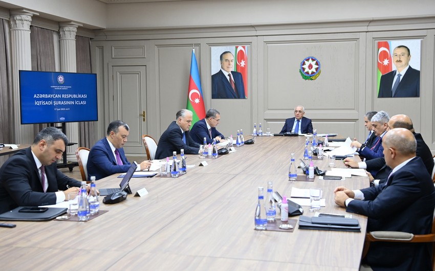 Baş nazir iclas keçirib