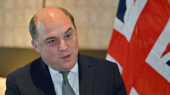Böyük Britaniyanın müdafiə naziri Rusiyanı “kövrək” adlandırıb