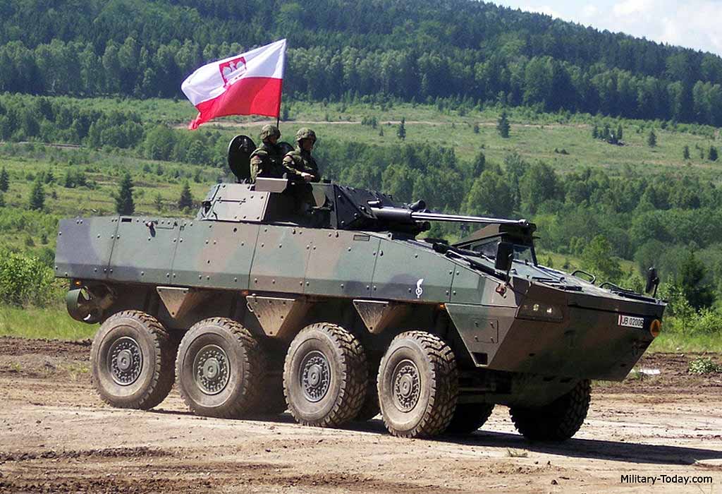 Polşa qoşunlarını Belarus sərhədinə yığır