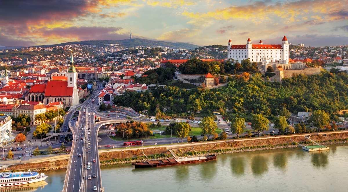 Slovakiyanın daxili işlər naziri  vəzifəsindən azad edilib