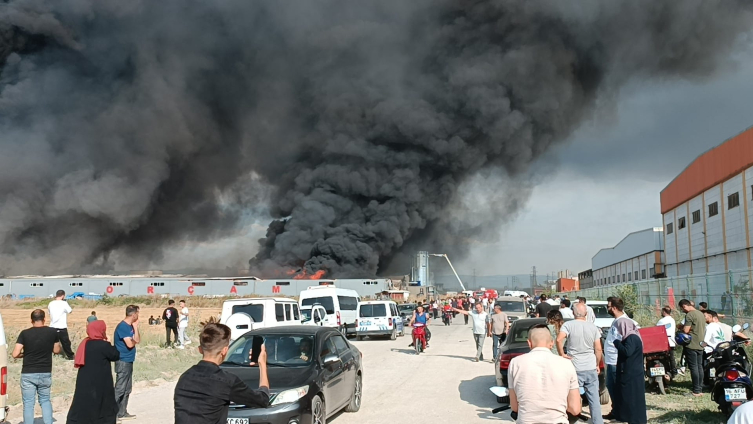 Türkiyədə fabrik yanır