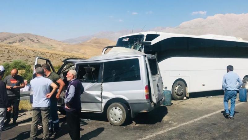 Ağır qəza: Ölən var