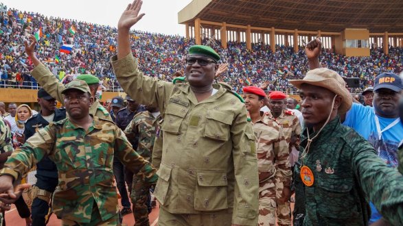 Ultimatumun müddəti başa çatdı: Nigerdəki zərbəçilər qoşunları köçürür