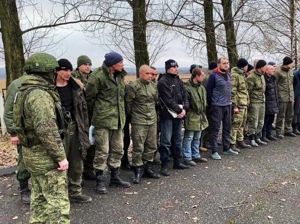 Rus məhbusları onları dəyişdirməmək üçün yalvarırlar