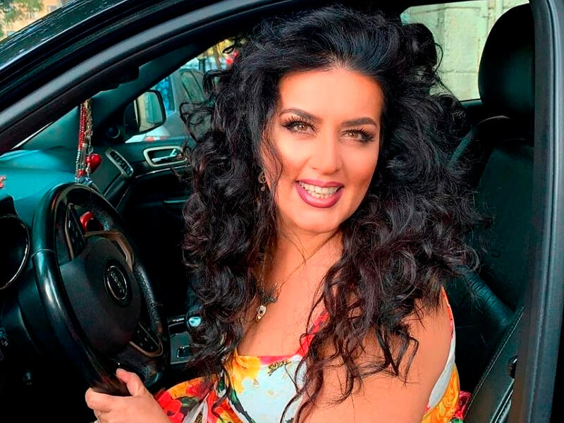 \\\"İnsanlar şeirlərimə acdır\\\" - Elza Seyidcahan: \\\"Sevişin ki, çoxalasınız\\\"