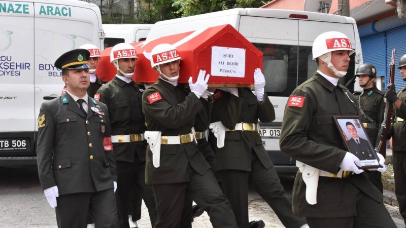 Türkiyə şəhidini dəfn etdi